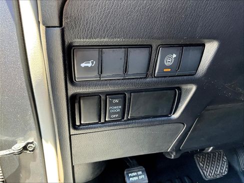 Used 2022 Nissan Armada SL w/ Captain's Chairs Package AWD/4WD image 40