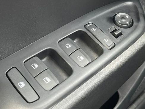 New 2026 Hyundai Venue SEL FWD image 19