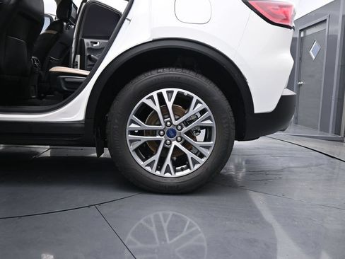 Used 2022 Ford Escape SEL w/ Technology Package FWD image 21