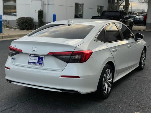 Used 2022 Honda Civic LX image 6