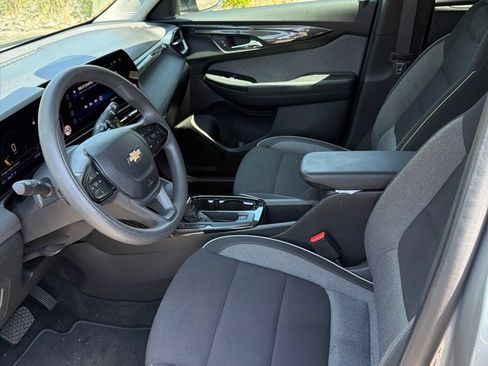 Used 2025 Chevrolet TrailBlazer LT AWD/4WD image 14