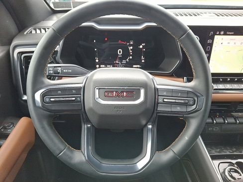 Used 2023 GMC Canyon AT4 image 18