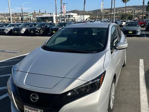 Used 2024 Nissan Leaf S FWD image 1