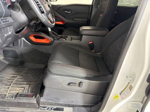 Used 2022 Nissan Frontier PRO-4X w/ Technology Package image 9