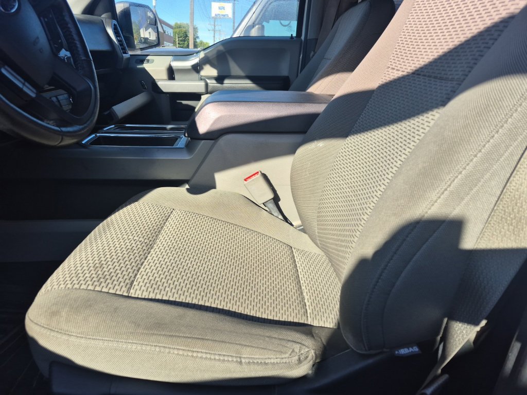 Used 2015 Ford F150 XLT w/ Equipment Group 302A Luxury AWD/4WD image 11