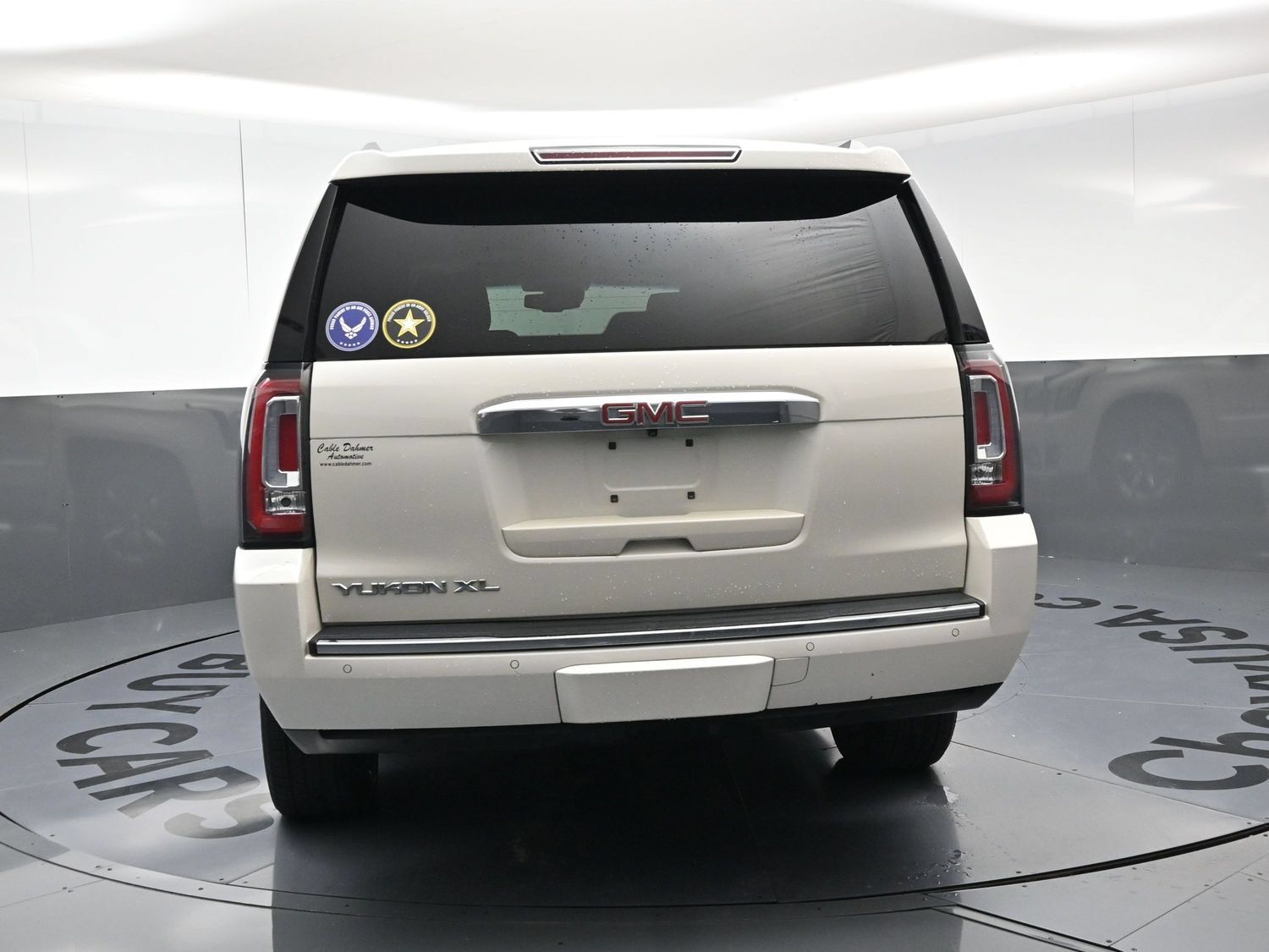 Used 2015 GMC Yukon XL Denali w/ Open Road Package AWD/4WD image 18
