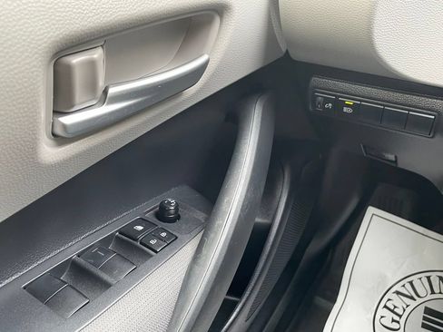 Used 2020 Toyota Corolla LE FWD image 13