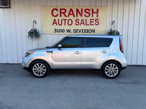 Used 2017 Kia Soul + FWD image 6