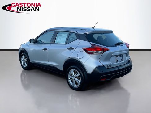 Used 2020 Nissan Kicks S image 6