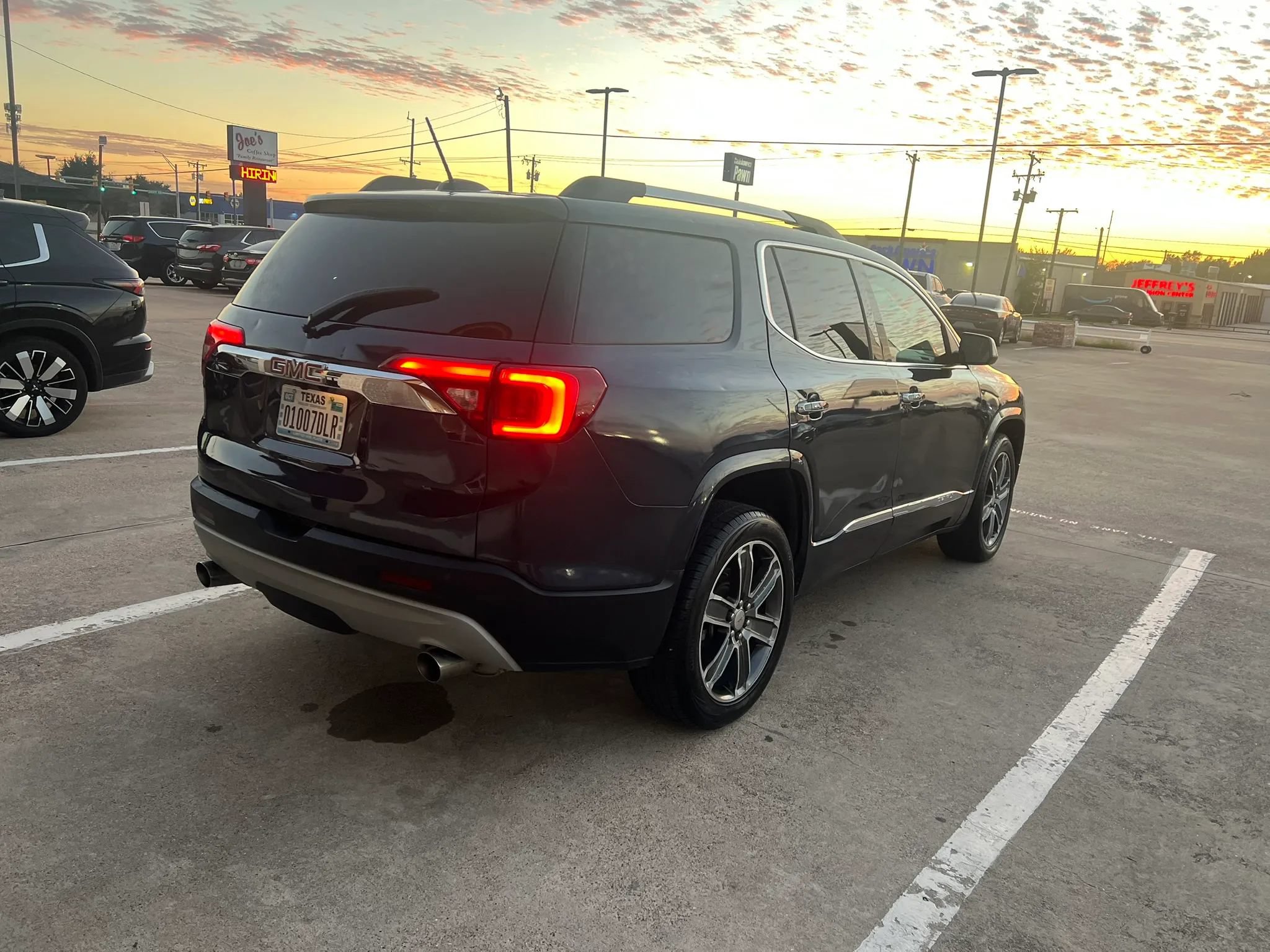 Used 2019 GMC Acadia Denali w/ Technology Package AWD/4WD image 7