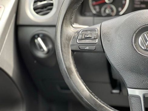 Used 2017 Volkswagen Tiguan Limited w/ Premium Package image 33