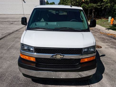 Used 2017 Chevrolet Express 3500 LT w/ LT Preferred Equipment Group RWD image 26