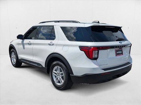 New 2025 Ford Explorer Active image 8