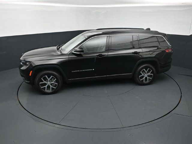 Used 2025 Jeep Grand Cherokee L Limited w/ Trailer Tow Package AWD/4WD image 15