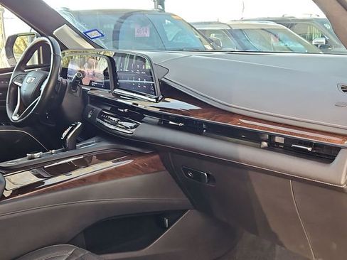 Used 2021 Cadillac Escalade ESV Premium Luxury Platinum image 30