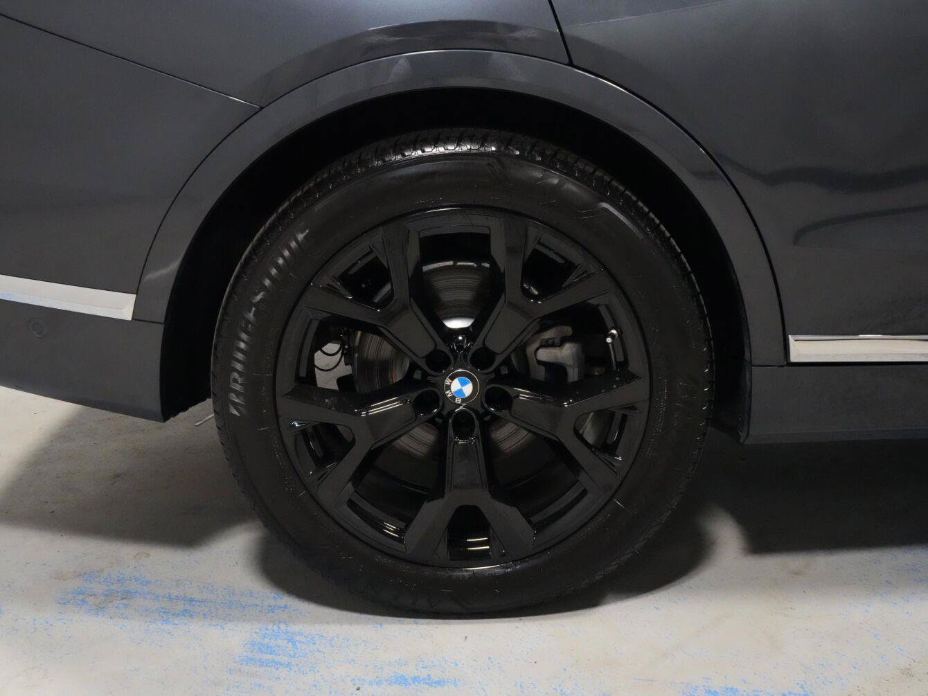 Used 2020 BMW X7 xDrive40i w/ Premium Package AWD/4WD image 38