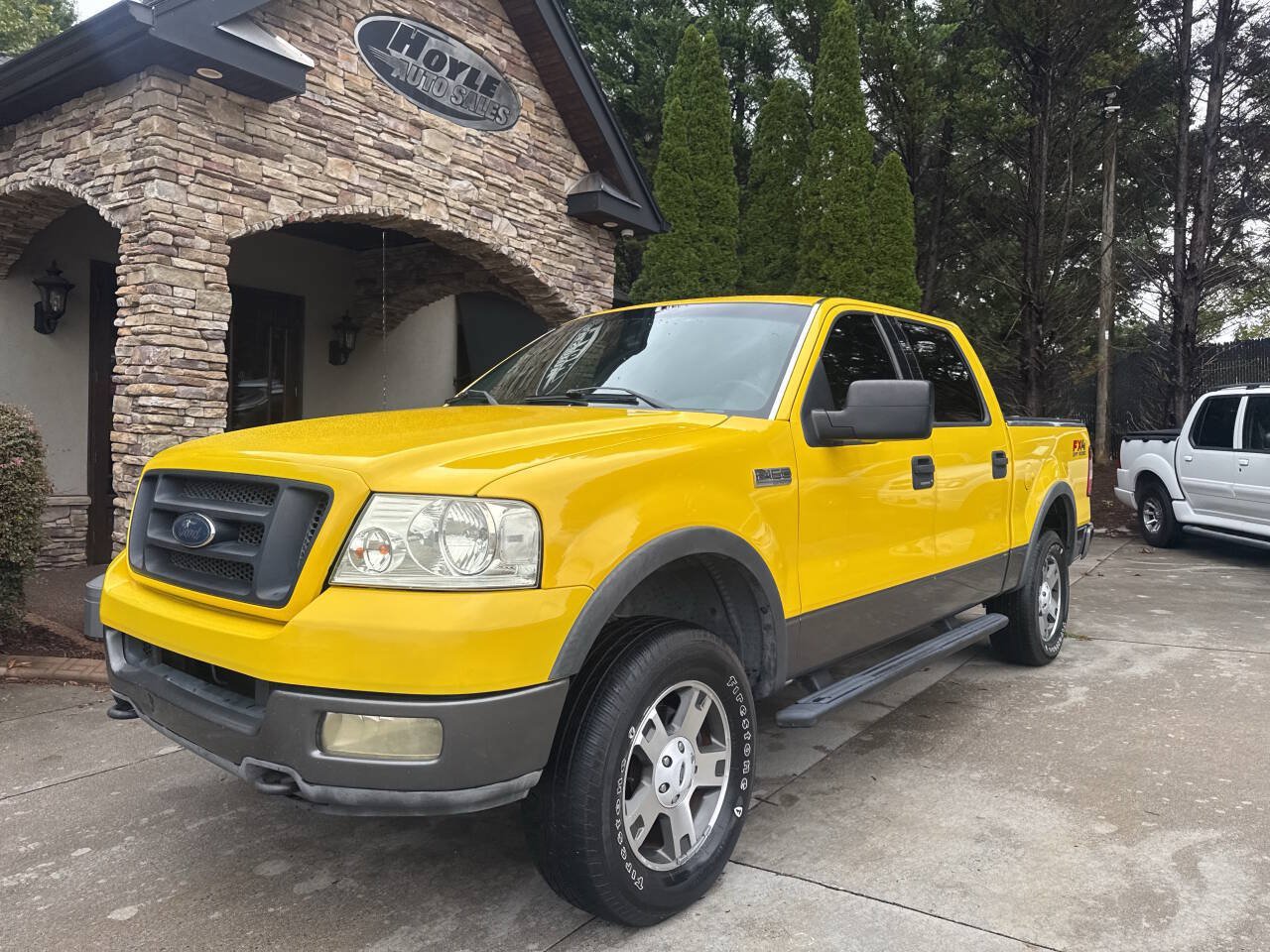 Used 2004 Ford F150 XLT AWD/4WD image 2