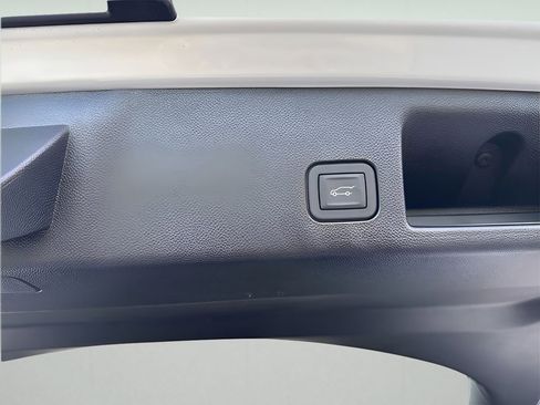 New 2025 Chevrolet Equinox EV RS w/ Convenience Package II image 19