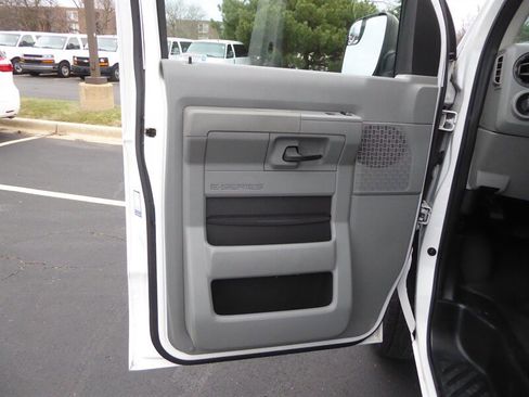Used 2012 Ford E-350 and Econoline 350 XL w/ PWR Windows & Locks Group image 18