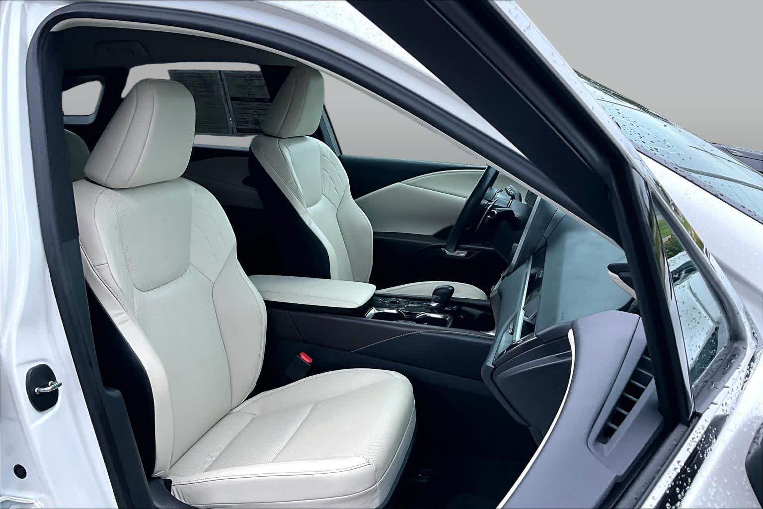 Used 2024 Lexus RX 350 FWD w/ Technology Package image 9