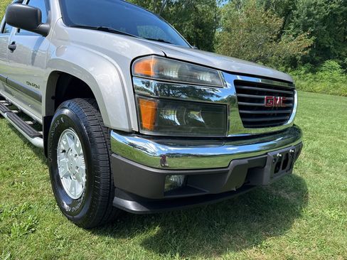 Used 2005 GMC Canyon SLE AWD/4WD image 12
