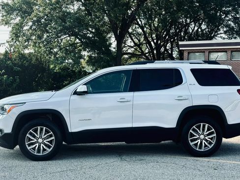 Used 2017 GMC Acadia SLE AWD/4WD image 2