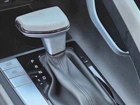 Used 2025 Hyundai Elantra SE image 14