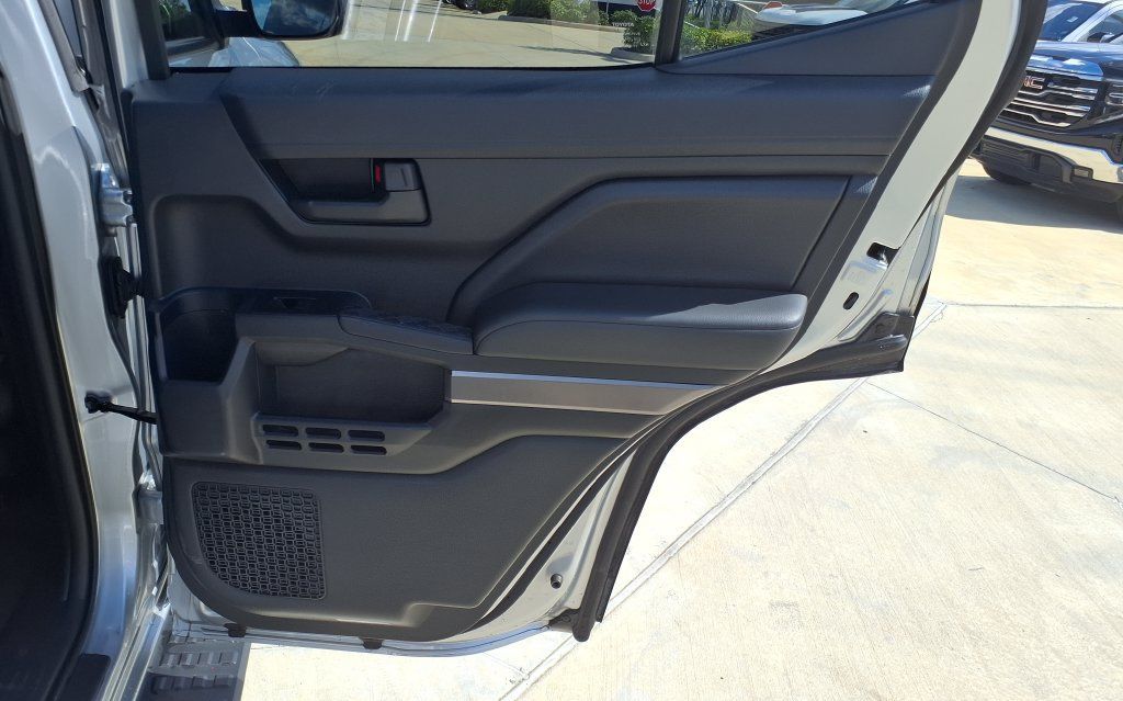 Used 2025 Toyota 4Runner SR5 AWD/4WD image 14