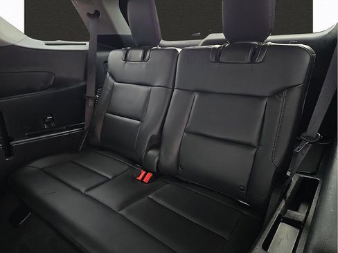 Used 2022 Ford Explorer Limited w/ Equipment Group 301A image 9
