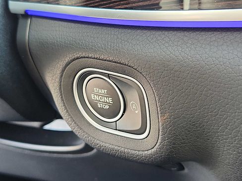 Used 2025 Mercedes-Benz GLS 450 4MATIC image 21
