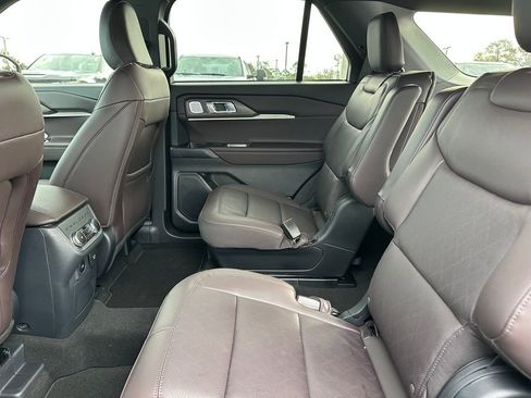 New 2026 Ford Explorer Platinum image 32