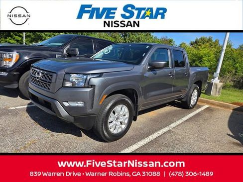 Used 2024 Nissan Frontier SV w/ SV Convenience Package image 3