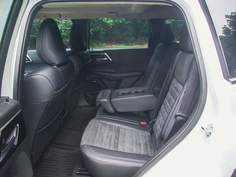 New 2025 Mitsubishi Outlander Trail Edition image 33