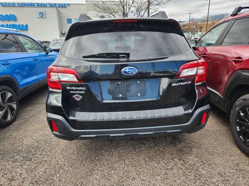 Used 2019 Subaru Outback 2.5i Premium image 5