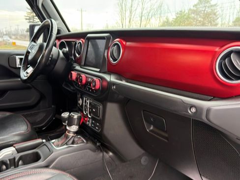 Used 2020 Jeep Gladiator Rubicon w/ Advanced Safety Group image 34
