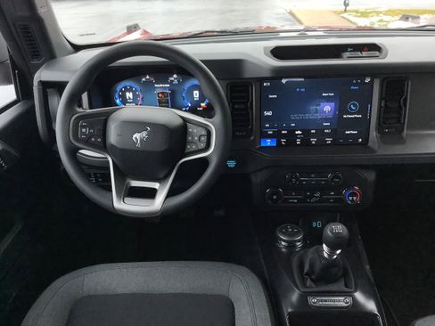 New 2025 Ford Bronco Base image 8