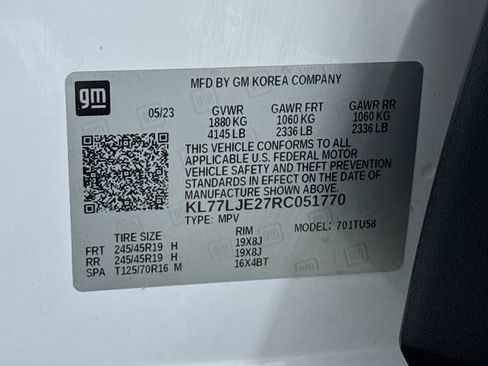 Used 2024 Chevrolet Trax RS w/ Sunroof Package FWD image 32