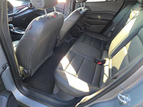 Used 2024 Chevrolet Trax RS w/ Sunroof Package image 19