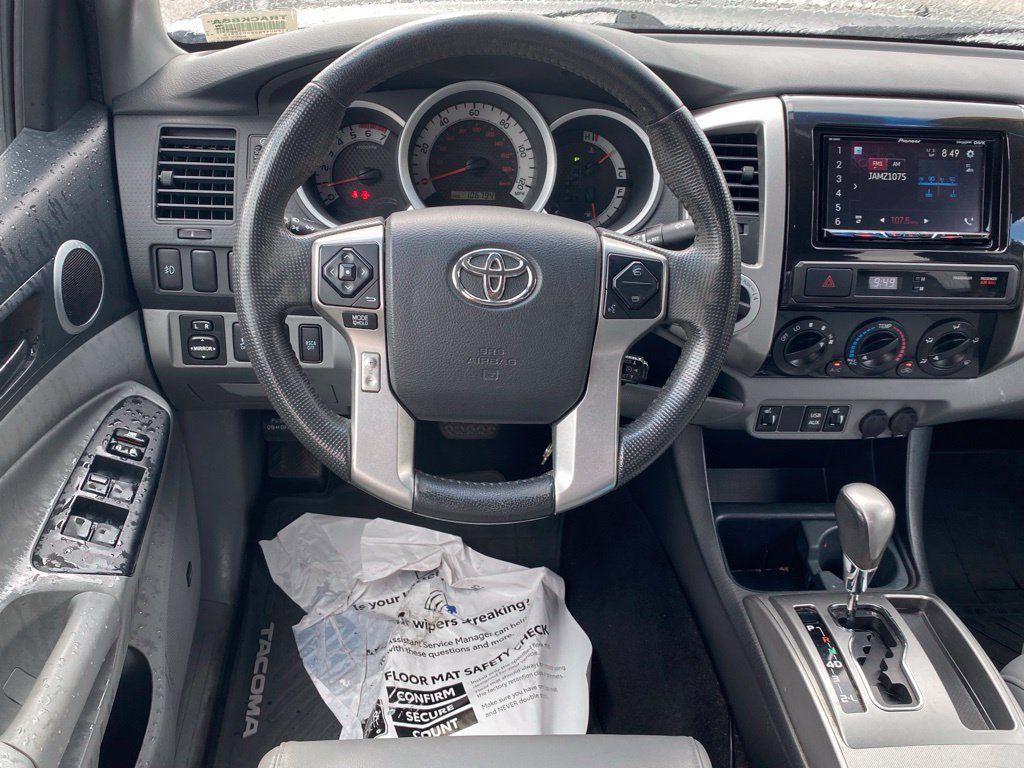 Used 2014 Toyota Tacoma 4x4 Double Cab w/ Limited Package image 10