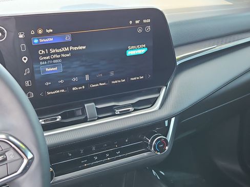 Used 2026 Chevrolet Equinox LT FWD image 18