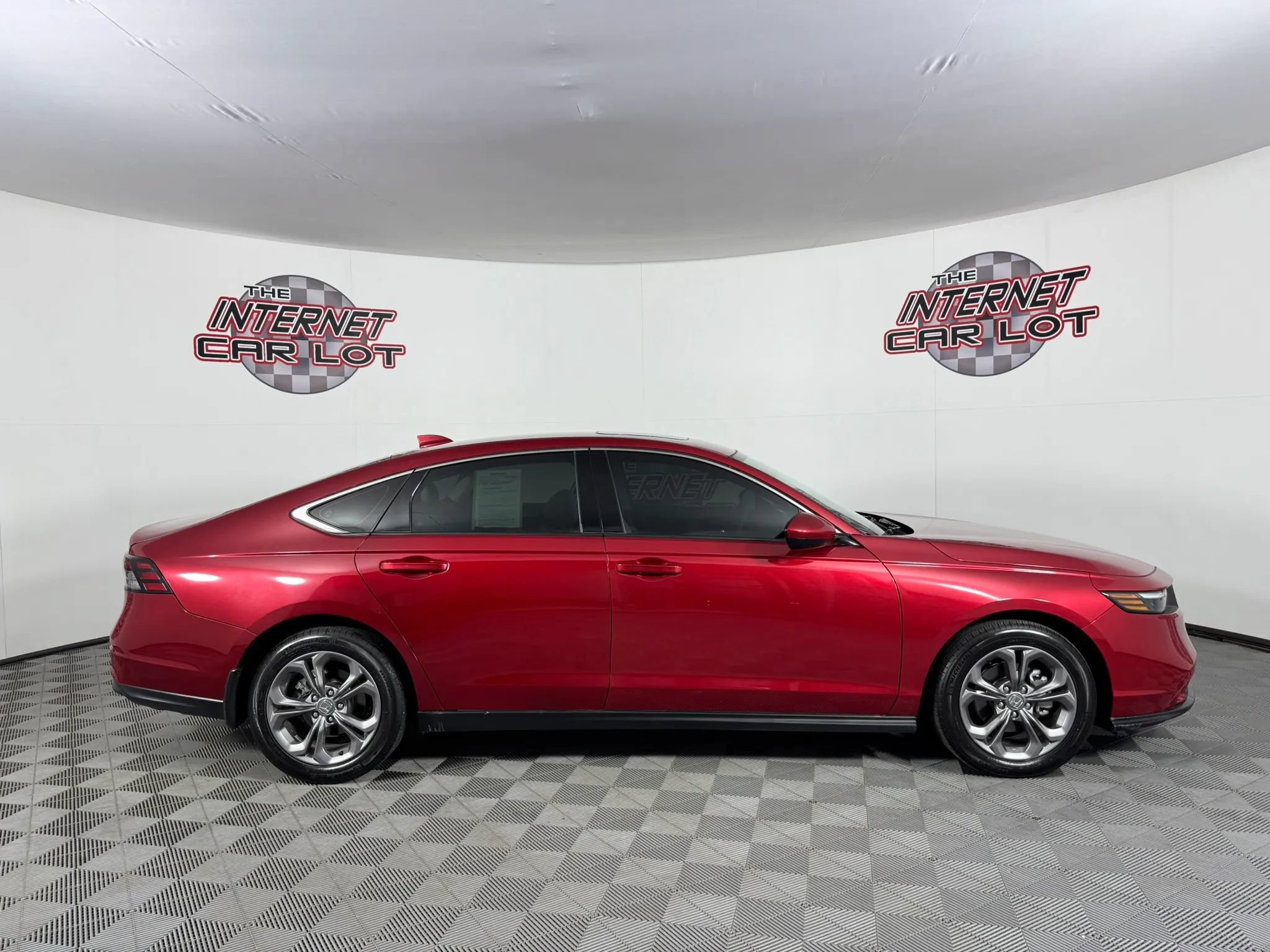 Used 2024 Honda Accord EX image 8