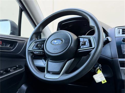 Used 2018 Subaru Outback 2.5i AWD/4WD image 13