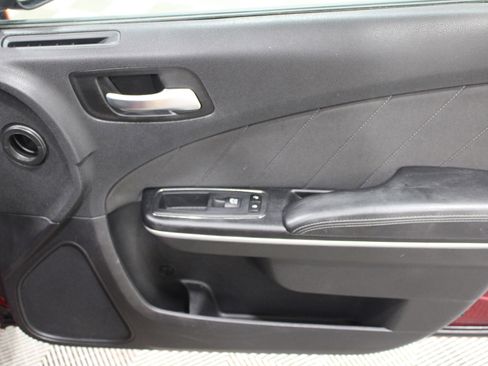 Used 2019 Dodge Charger SXT image 24