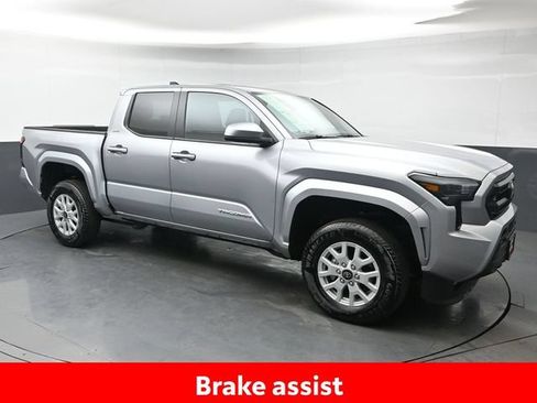 Used 2026 Toyota Tacoma SR5 AWD/4WD image 10