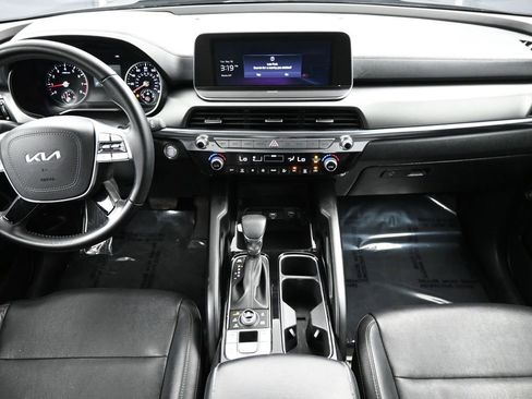 Used 2022 Kia Telluride LX image 17