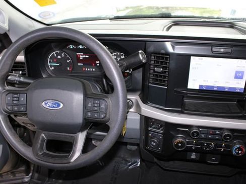 Used 2025 Ford F250 XLT image 26