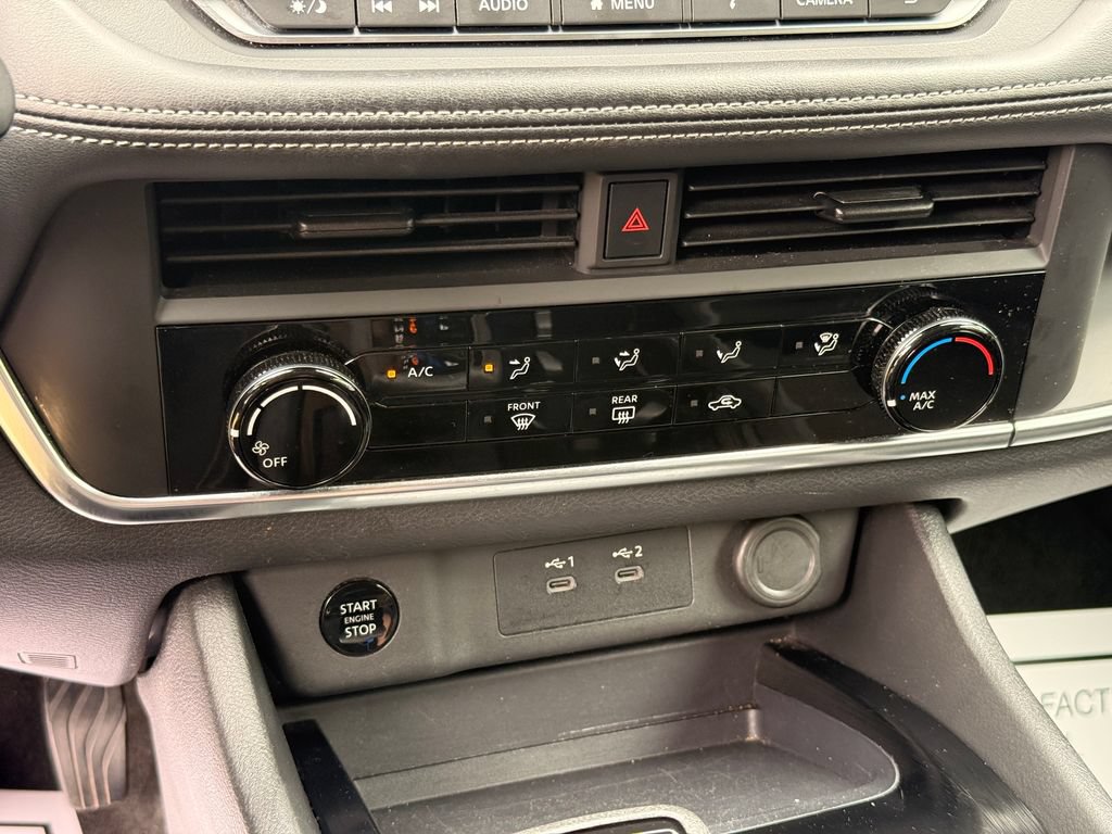 Used 2024 Nissan Rogue S FWD image 20