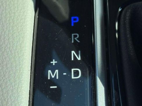 Used 2022 Toyota Corolla Cross L image 26