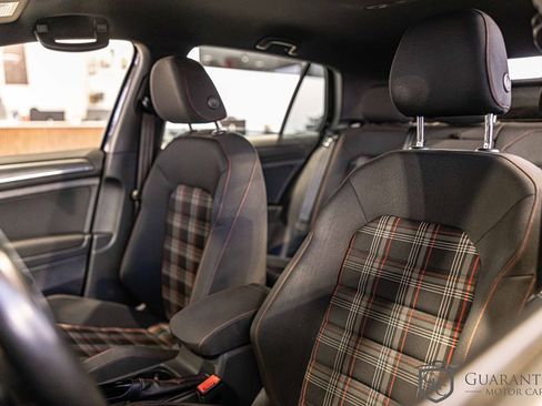 Used 2019 Volkswagen Golf S image 17