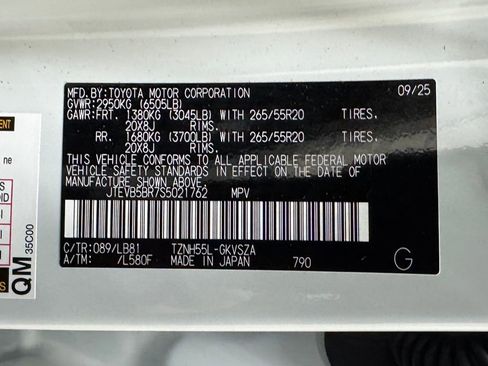 Used 2025 Toyota 4Runner 4WD image 11